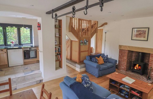 Lyme Regis Cottage | YARD COTTAGE, family friendly, with open fire in Lyme Regis