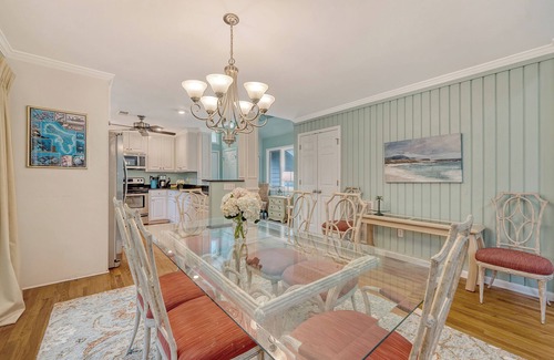 West Beach Cottage | Yards to the beach, charming cottage