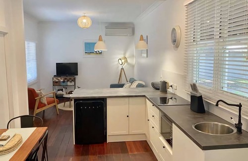 West Busselton Cottage | Yaringa Cottage.by the sea