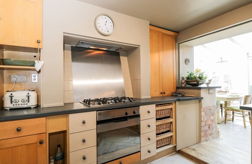 Broadway Cottage | YARN COTTAGE, pet friendly, luxury holiday cottage in Broadway