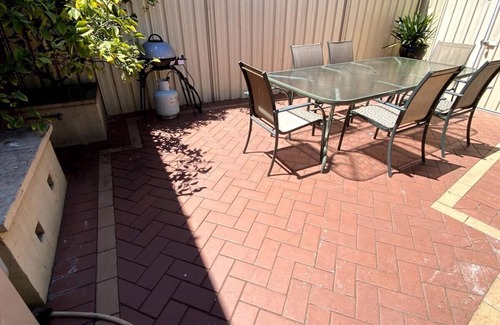 Yarraville House | Yarraville and Seddon at your doorstep