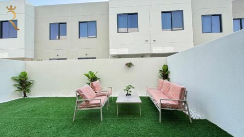 Abu Dhabi Apartment | Yas Garden Luxe 4BR - Luxury Stay with Cozy Garden Space Near Yas Mall & Marina