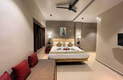 Bhandardara Hotel | Yash Resort