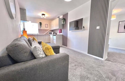 Worcester Apartment | Yastayzzz @Bransford Rd - 2 Bedroom modern apartment with Parking