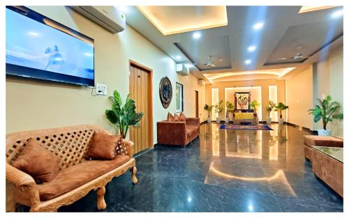 Kharsia House | Yatri Nivas - Budget Baithak Lodge