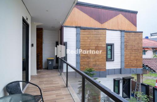 Bogor Barat Hotel | Yayah Rooms Bogor Syariah Mitra RedDoorz