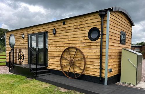 Stafford Apartment | Ye Old Lambing Lodge - Spring Paddock