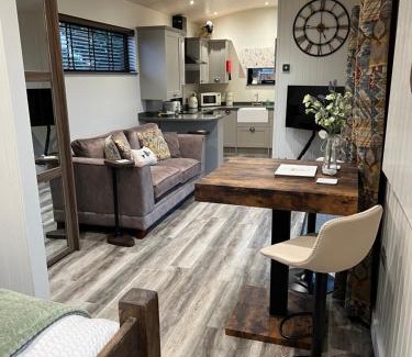 Stafford Apartment | Ye Old Lambing Lodge - Spring Paddock