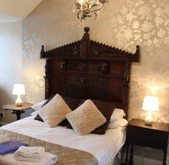 Castleton Hotel | Ye Olde Nags Head