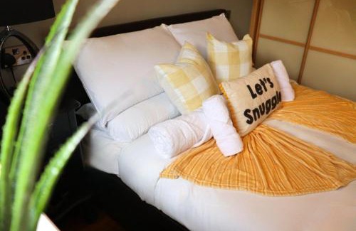 Yeading House | Yeading Stays Entire House Near Heathrow, Free WiFi, Family-Friendly & Garden