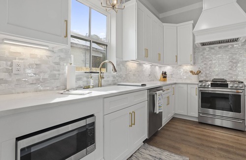 Bay St Louis House | Yeah, Bay-by! Modern Farmhouse in Old Town Bay Saint Louis