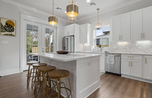 Bay St Louis House | Yeah, Bay-by! Modern Farmhouse in Old Town Bay Saint Louis