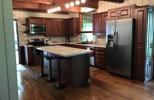 Mammoth Cave House | Year-round 3BR/2BA Lake front - Nolin State Park (1mile) -Mammoth Cave (30min)