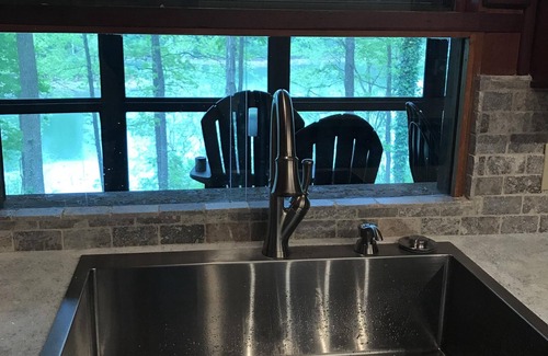 Mammoth Cave House | Year-round 3BR/2BA Lake front - Nolin State Park (1mile) -Mammoth Cave (30min)
