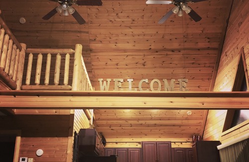 Munising Cabin | Year-Round Cabin Rental ~ Gorgeous Lakefront Property Nestled In The Woods