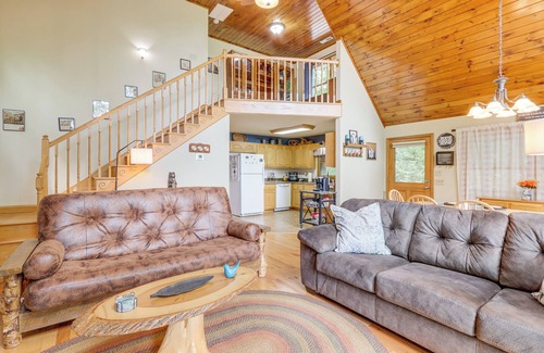 Unaka Cottage | Year-round Mtn View: Pet-friendly Murphy Retreat