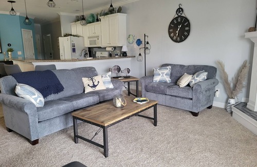 Camdenton Condo | Year Round Relaxation with Beautiful Lake View for Creating Great Memories!