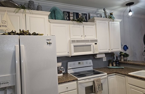 Camdenton Condo | Year Round Relaxation with Beautiful Lake View for Creating Great Memories!