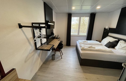 Guenzburg Hotel | Yebs Hotel