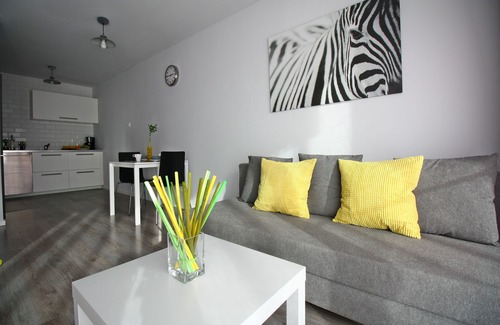 City Centre Apartment | Yellow Apartment 2 in Old Town