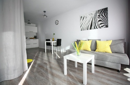 City Centre Apartment | Yellow Apartment 2 in Old Town