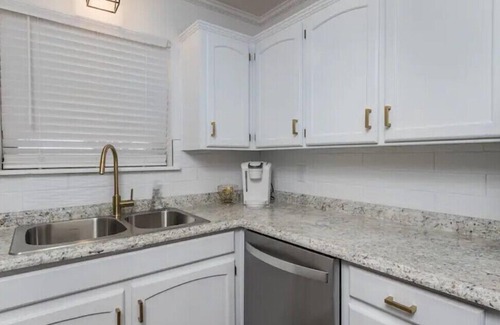 Amarillo House | Yellow City Retreat near hospitals, dining & I-40!