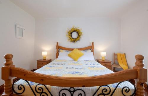 Lisdoonvarna House | Yellow Cottage, Doolin