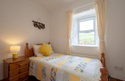 Lisdoonvarna House | Yellow Cottage, Doolin