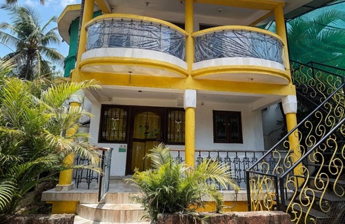 Anjuna Villa | Yellow Haven 4BR Villa in Goa by Homeyhuts