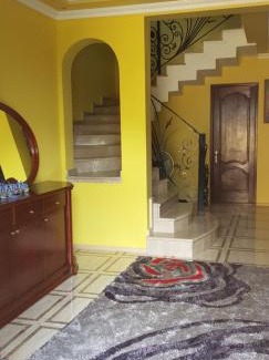 Sarpi Hotel | Yellow House - Vaja