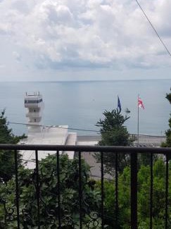 Sarpi Hotel | Yellow House - Vaja