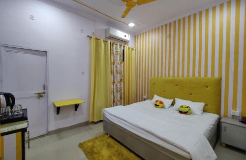 Gomti Nagar House | Yellow Inn Guest House