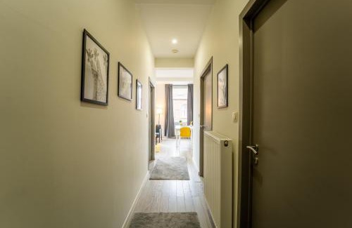 Nimy Apartment | Yellow Two