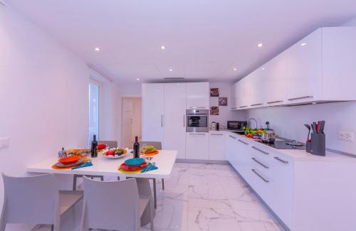 Ronco sopra Ascona Apartment | Yellow View Apartment - Happy Rentals