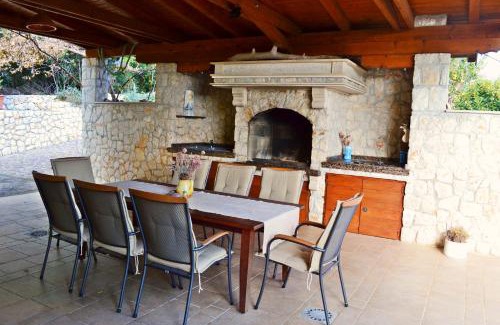 Muline Villa | Yellow Villa