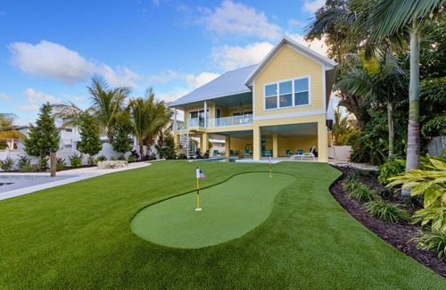 Anna Maria House | Yellowfin Inn: Luxury canal-front, pool home on Anna Maria Island