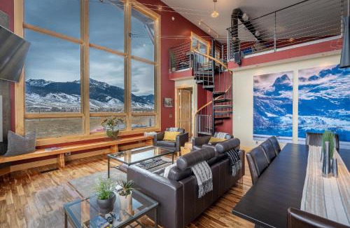 Livingston House | Yellowstone Beach Club