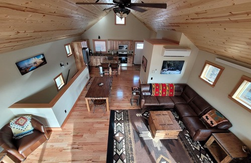 Gardiner House | Yellowstone Beauty Overlooking Yellowstone River BRAND NEW Gardiner, MT