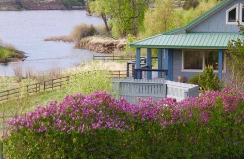 Livingston House | Yellowstone River House with guest house