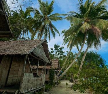 Raja Ampat House | Yenanas Paradise Homestay