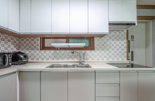 Dolsan-eup House | Yeosu Dulggot Pension