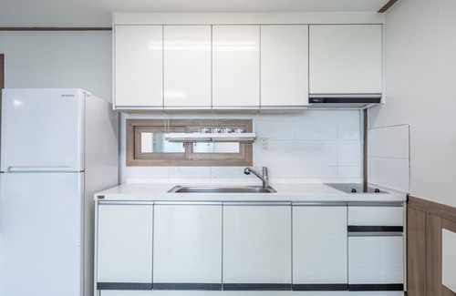 Yeosu House | Yeosu Eoneumeosjinnal Pension
