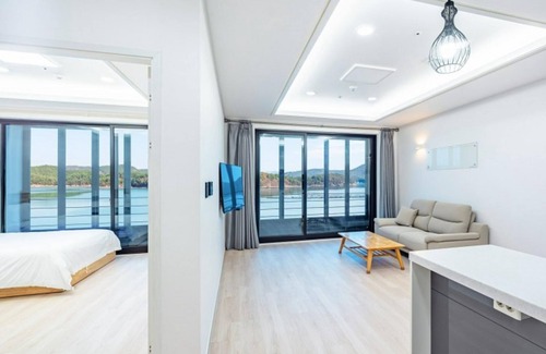 Dolsan-eup House | Yeosu K Park Pension