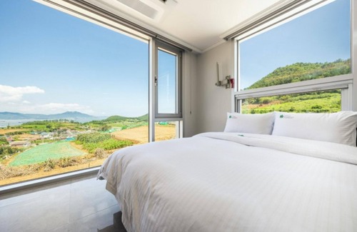 Udu-ri House | Yeosu Little Forest Pension