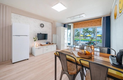 Musilmok House | Yeosu Moraeal pet Heated Pool Pension