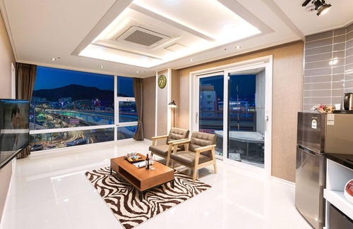 Chongp'o Condo | Yeosu Paradise Spa Pension