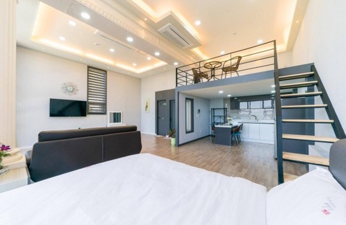 Musilmok House | Yeosu The Island Looks Pension