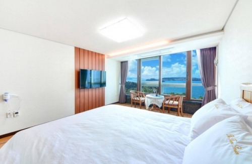 Dolsan-eup House | Yeosu The Raon Pension