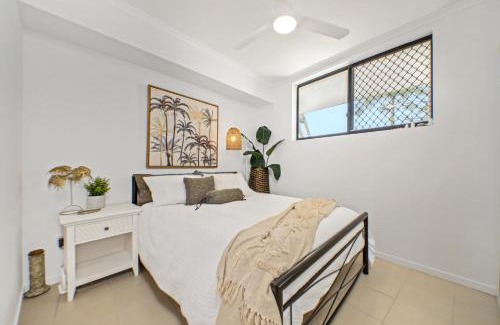 Yeppoon Apartment | Yeppoon CBD furnished apartment with pool!