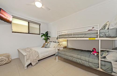 Yeppoon Apartment | Yeppoon CBD furnished apartment with pool!